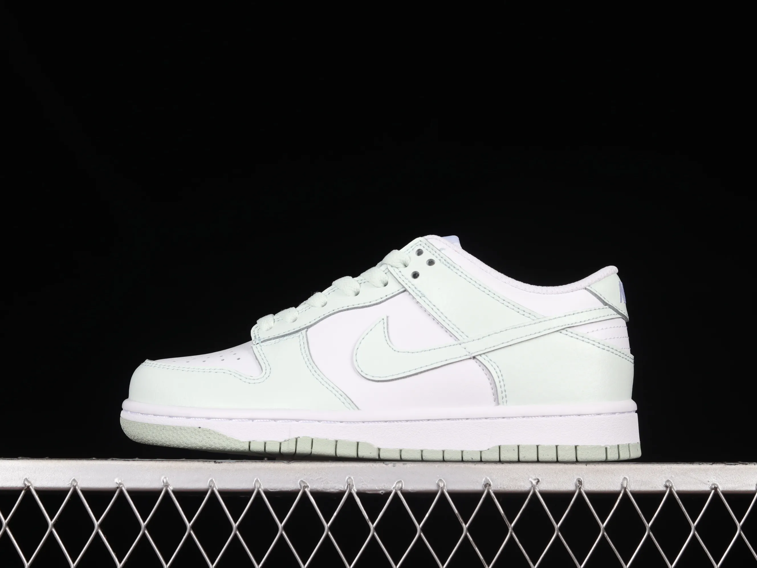 All categories Nk SB Dunk Series Nk SB Dunk Low low-top sneakers J version Nk Dunk Low "White Mint" light green SB smashed backboard fashion casual sneakers DN1431-102